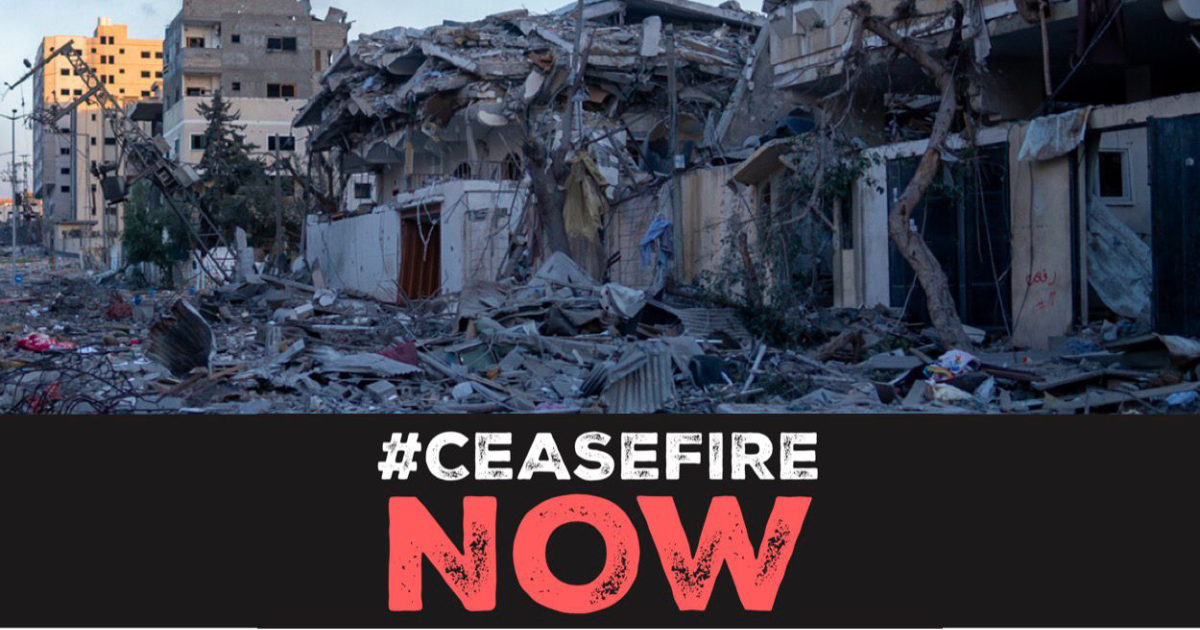 Immagine degli edifici di Gaza distrutti dai bombardamenti israeliani con la scritta #CEASEFIRE NOW